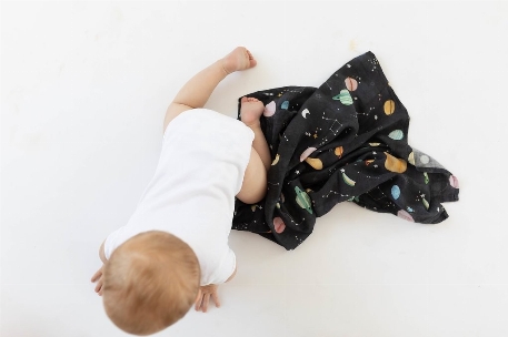 Couverture en mousseline de bambou - Planète | Loulou Lollipop