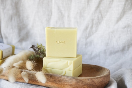 Savon en barre - Auval *Bière, melon miel et miel bio* | Savonnerie Poussière D'Étoile
