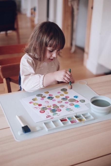Napperon d'artiste en silicone pour enfant - Cupcake | Micasso