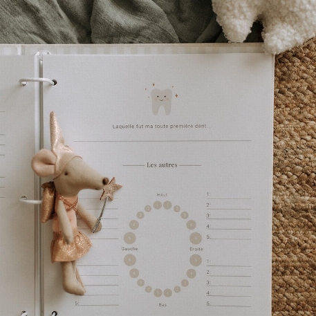 Livre de bébé en tissus - Grège | Le Petit Tableau Noir