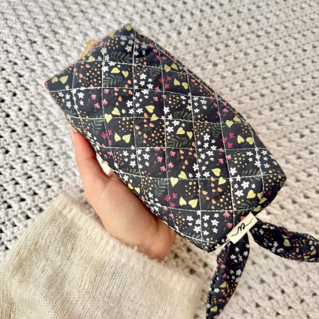 Trousse - Noire fleurie | Enseignantes inspirantes
