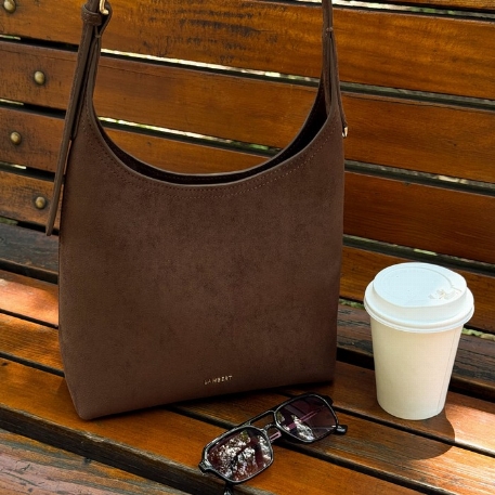Le ELENA - Sac à épaule en suède vegan - Chocolat | Lambert